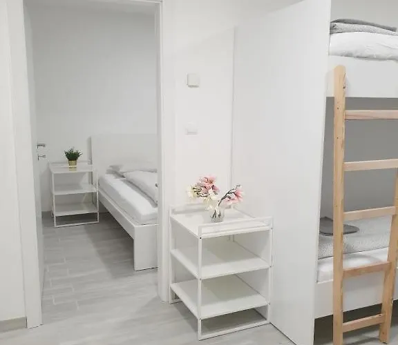 Augarten R *