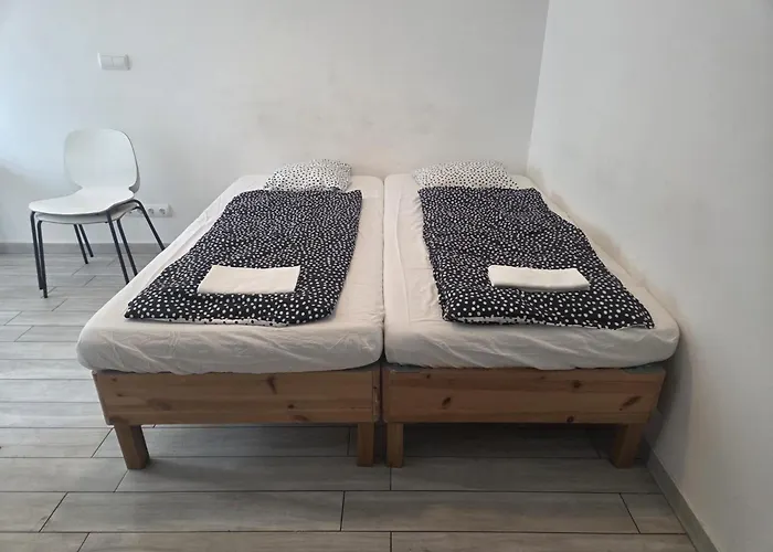 Augarten R *